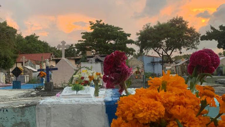 Herrajes que adornan la muerte.